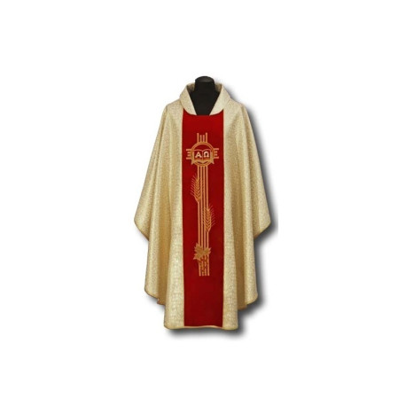 Chasuble en or, ceinture de velours Alpha et Omega