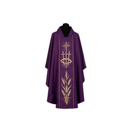 Chasuble brodée de croix