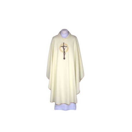 Chasuble écrue brodée - Croix papale (A4)