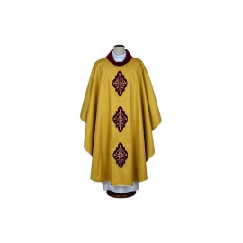Chasuble en or avec applications en velours brodé (12)