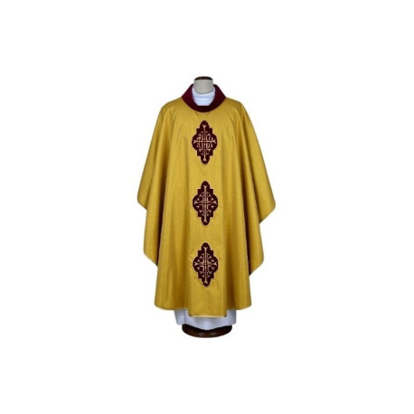 Chasuble en or avec applications en velours brodé (12)