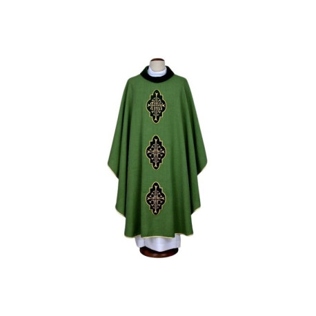Chasuble verte avec applications de velours brodé (12)