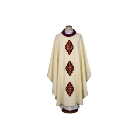 Chasuble écrue avec applications de velours brodé (12)