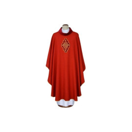 Chasuble rouge avec application de velours brodé (13)