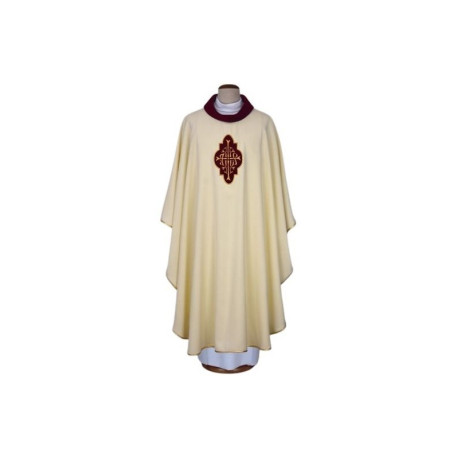Chasuble écrue avec application de velours brodé (13)