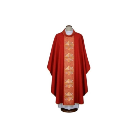 Chasuble rouge avec broderies modernes (16)