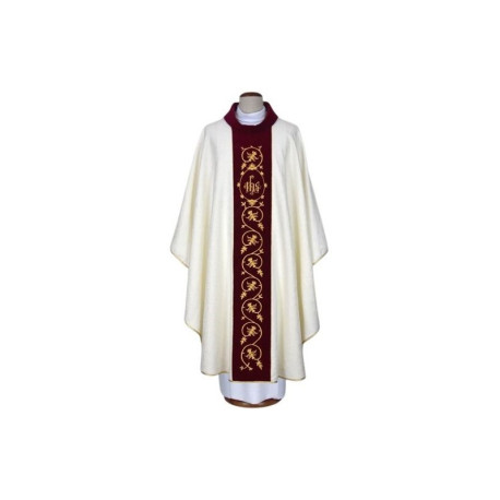 Chasuble écrue brodée, tissu damassé - IHS (21)