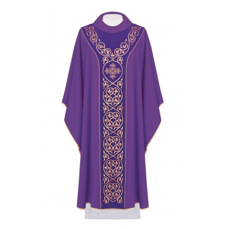Chasuble décorée de broderies sur velours - violet (H44).