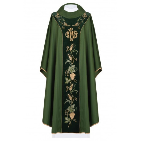 Chasuble richement brodée d'IHS et de raisins - vert (H102)