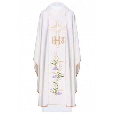 Chasuble brodée avec le symbole de l'IHS, la croix et les raisins - écru (H107)