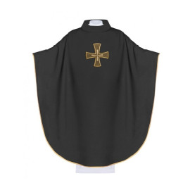 Chasuble brodée du symbole de la croix - noir (H126)