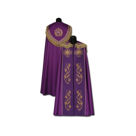 Chape violette brodée à la main