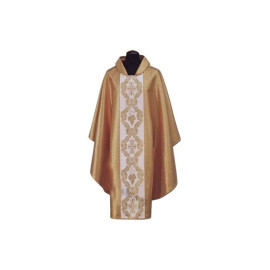 Chasuble brodée en or (42A)