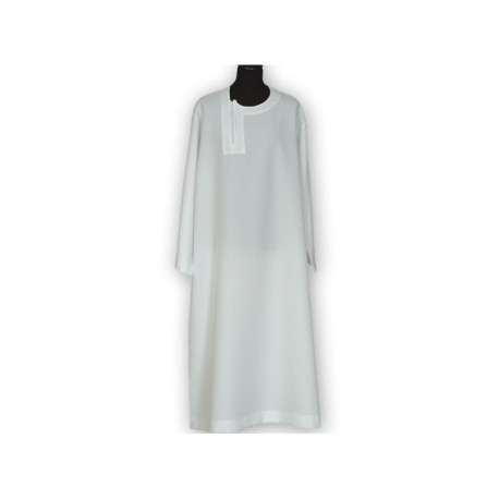Aube d'un prêtre franciscain